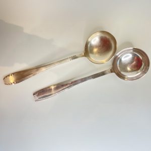 Louche service Romance